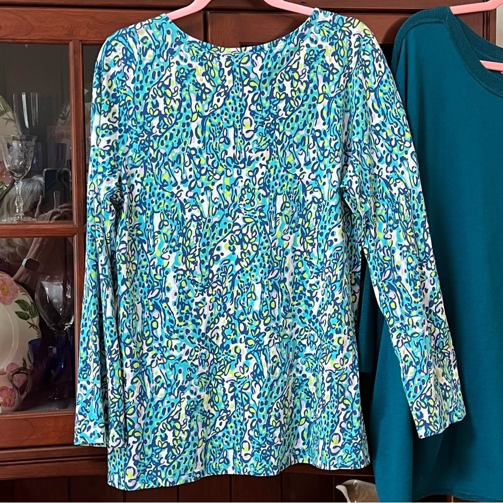 Lilly Pulitzer Tunic in Size L soft material - Picture 5 of 7